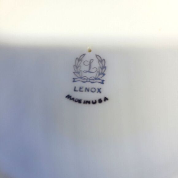 Lenox Pedestal Bowl Gold Trim pristine condition 9-3/8" - Picture 7 of 9